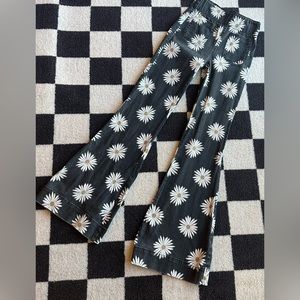 Show Me Your Mumu Farrah Pull on Flares in Daisy Love size xs